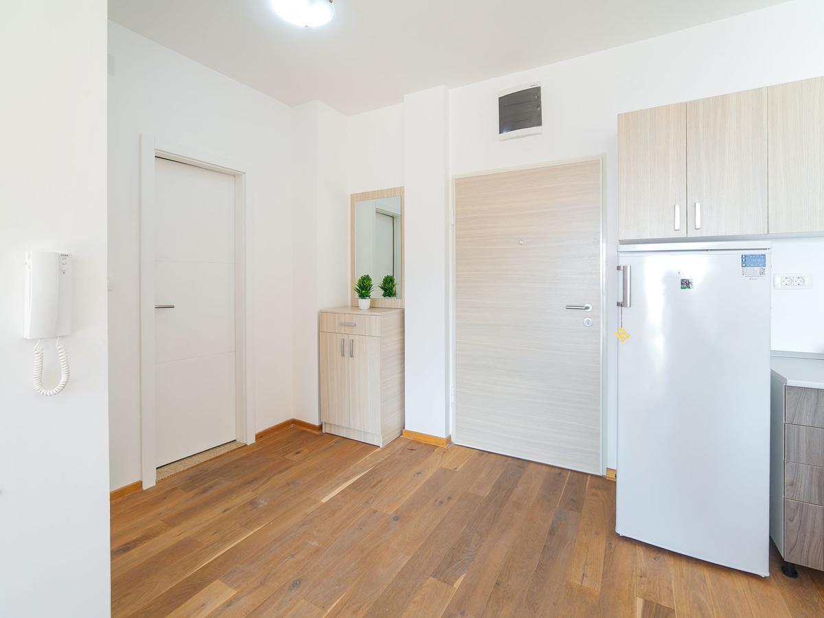 Apartments Bel&Rus Hestia Budva Rum bild